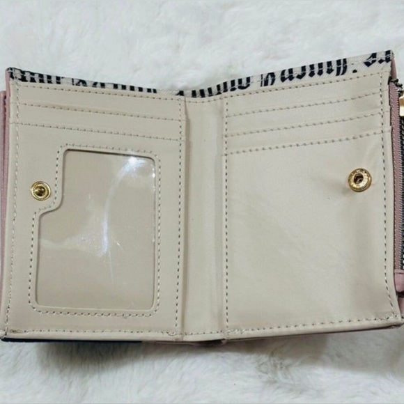 Juicy Couture Blue Bi Fold Wallet. No call Outs. No Cancellation NWT - Picture 2 of 4